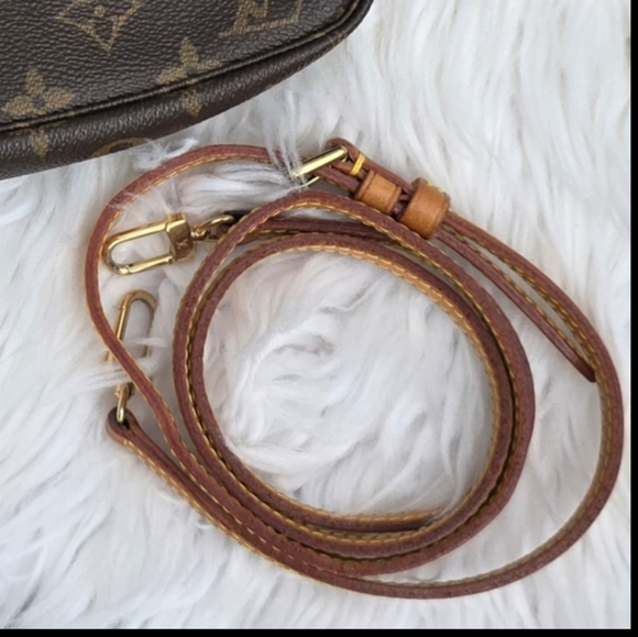 Vintage Louis Vuitton Pochette Accesories Crossbody Bag With Branded Long Strap - Picture 15 of 17